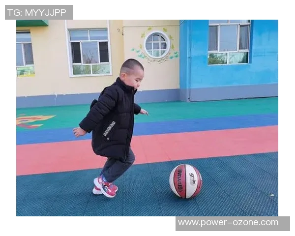 霍林斯的传奇人生与篮球梦想的追逐之路